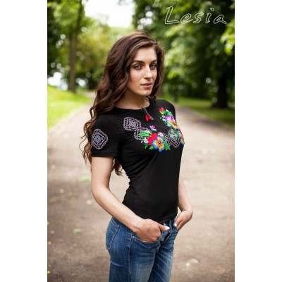 Embroidered t-shirt "Pansies on Black" maxi embroidery